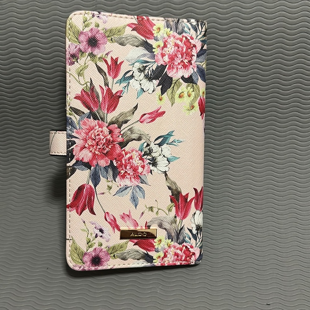 ALDO PASSPORT HOLDER - Picture 3 of 6